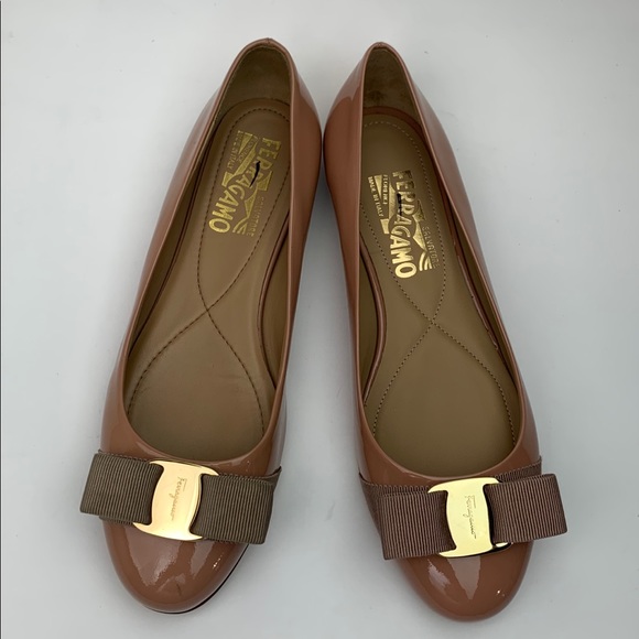 SALVATORE FERRAGAMO Varina Leather Flat sz 6 - Picture 2 of 12